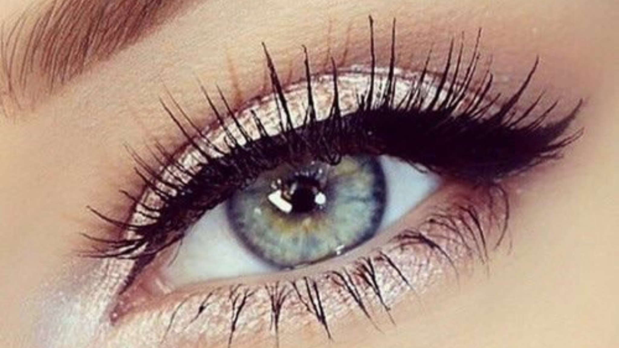 false-eyelashes-application-for-beginners-7-applying-false